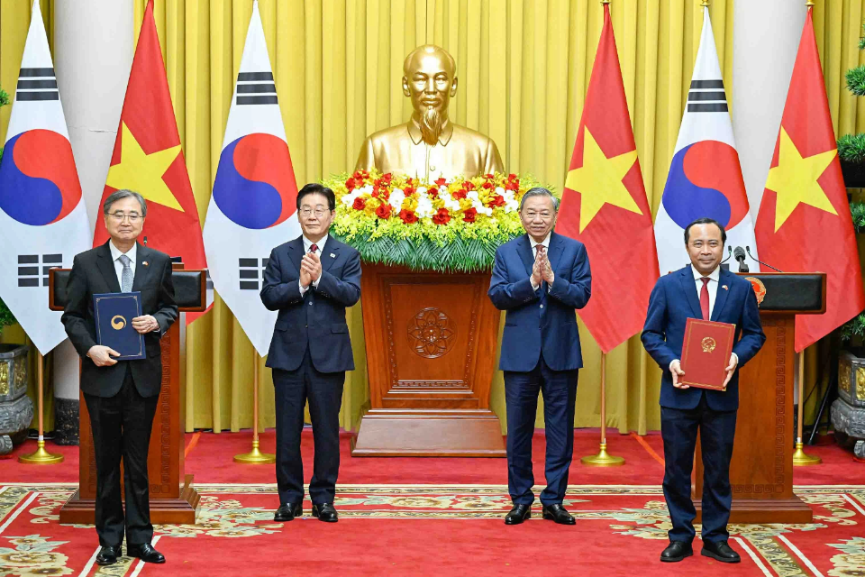 Tổng thống Hàn Quốc thăm Việt Nam: Cơ hội mới cho người lao động Việt​