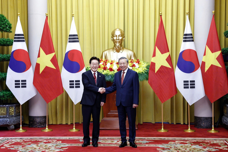 Tổng thống Hàn Quốc thăm Việt Nam: Cơ hội mới cho người lao động Việt​