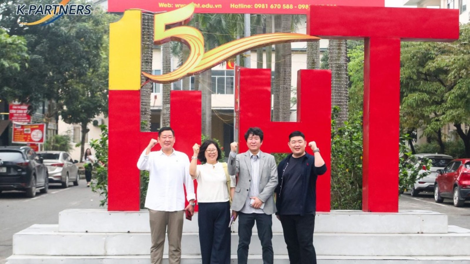 Ban lãnh đạo K-Partners thăm trường Cao đẳng công nghệ cao Hà Nội (HHT)